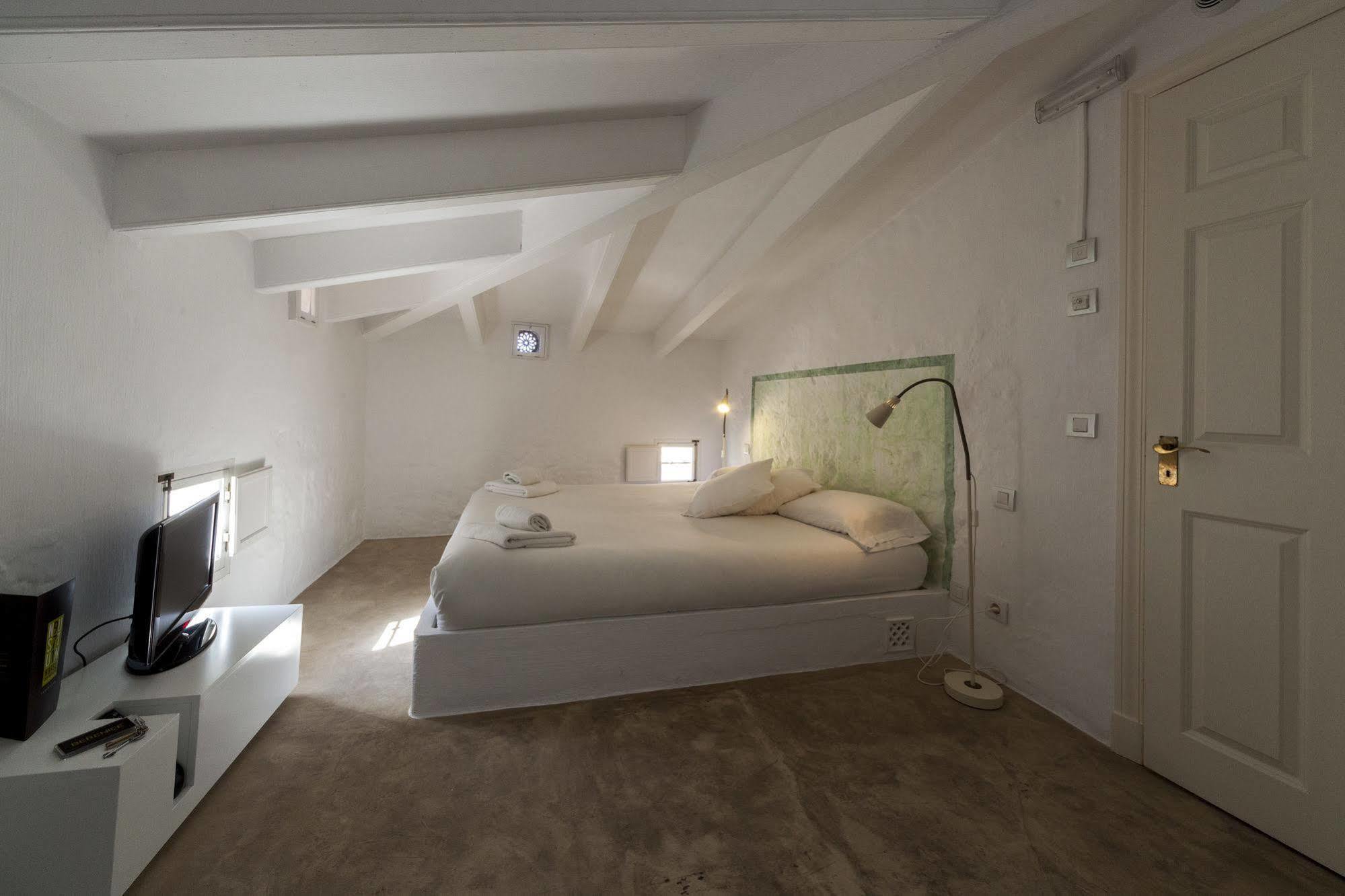 971 Hotel Con Encanto Ciutadella  Bagian luar foto